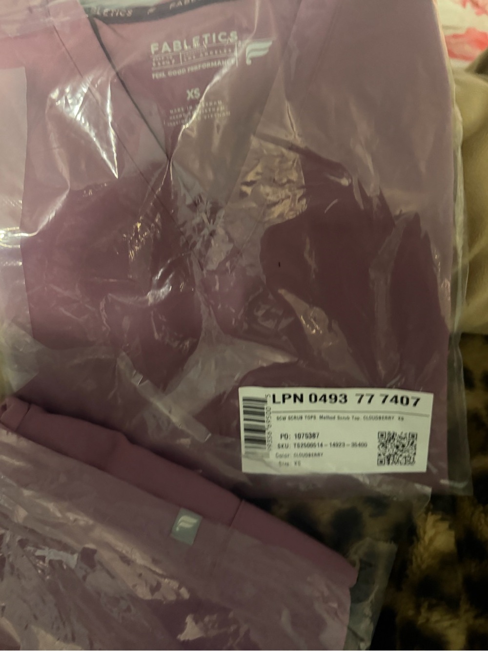 Fabletics XS Mauve/Violet V-Neck Top and Joggers